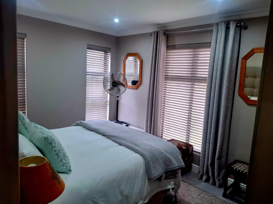 2 Bedroom Property for Sale in Hartenbos Central Western Cape
